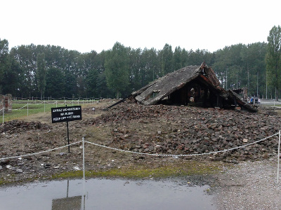Ruiny komory gazowej i krematorium w Auschwitz II (Birkenau)